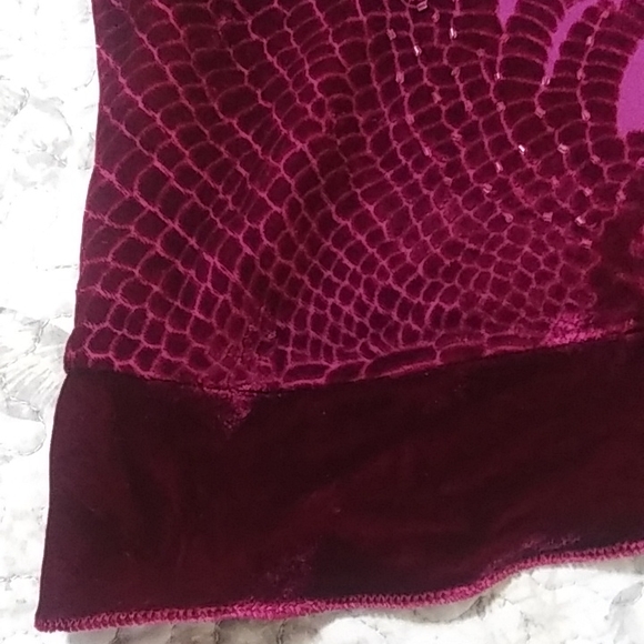 Very Vera camisole top in burgundy wine color top M - Picture 2 of 14